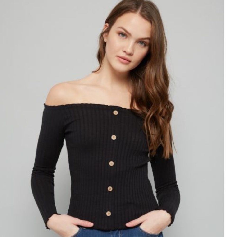 Off the shoulder ribbed knit top